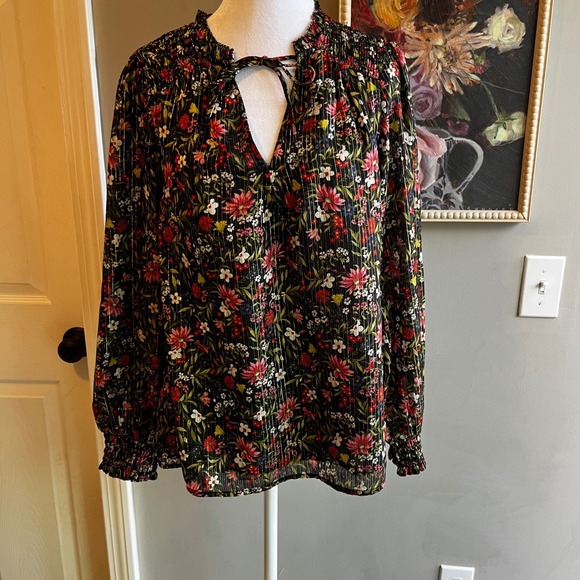Old Navy Black Floral Blouse with ruffle sleeves Vneck M Festive Holiday - Picture 1 of 9